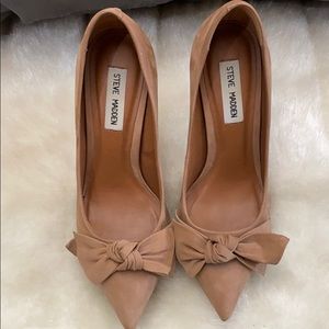 Tan faux suede Steve Madden heels with bow
